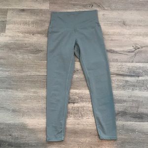 Lululemon 7/9 length blue leggings